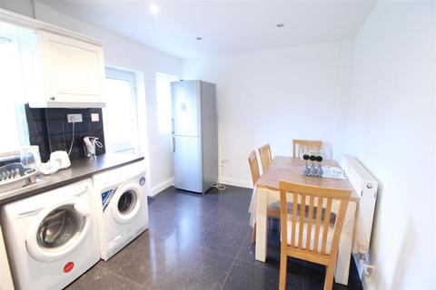 2 bedroom semi-detached house to rent, *£140pppw Excluding Bills* Abbey Bridge, Lenton, NG7 2NH