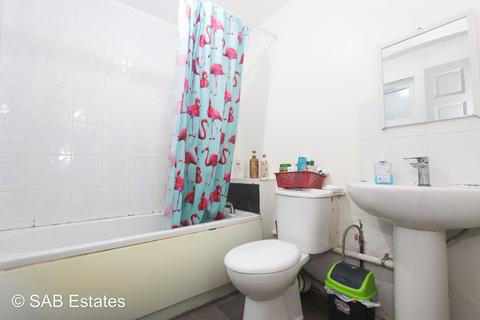 6 Longboat Row, Southall, UB1 2BE