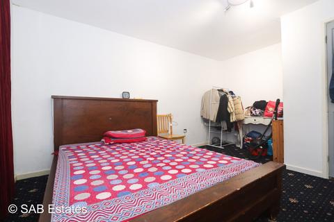 6 Longboat Row, Southall, UB1 2BE