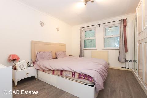 6 Longboat Row, Southall, UB1 2BE