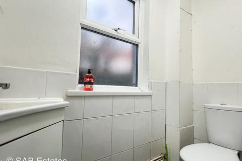 6 Longboat Row, Southall, UB1 2BE