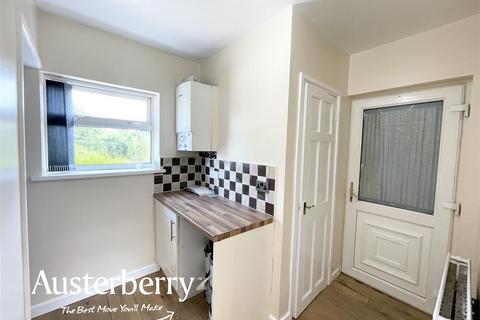 4 bedroom semi-detached house to rent, Trowbridge Crescent, Stoke-On-Trent ST2