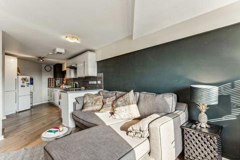 2 bedroom flat to rent, Marmont Road, London SE15