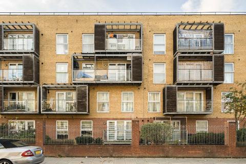 2 bedroom flat to rent, Sumner Road, London SE15