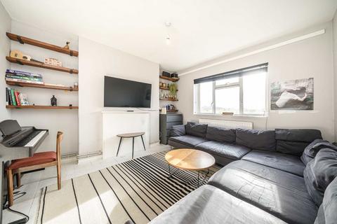 3 bedroom flat to rent, Peckham Rye, London SE15