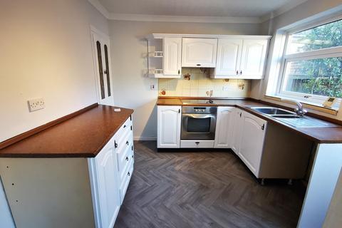 3 bedroom semi-detached house to rent, Cathiness Square, Sunderland, SR5