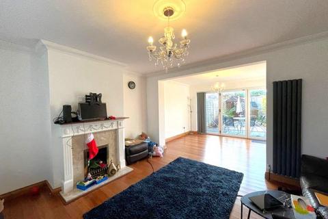 3 bedroom terraced house to rent, Gloucester Road, Guildford GU2