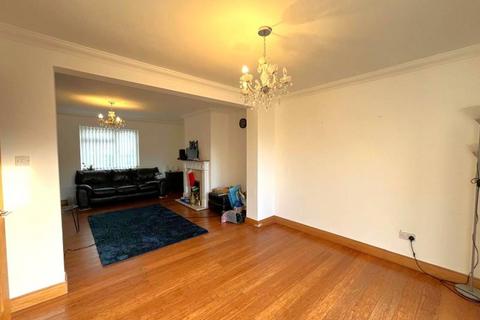 3 bedroom terraced house to rent, Gloucester Road, Guildford GU2