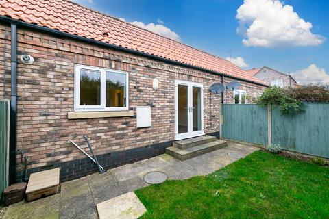 2 bedroom bungalow for sale, 9 The Acorns, Gilberdyke, Brough, Yorkshire, HU15 2BN