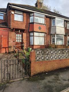 1 bedroom in a house share to rent, Risley Avenue, Manchester M9