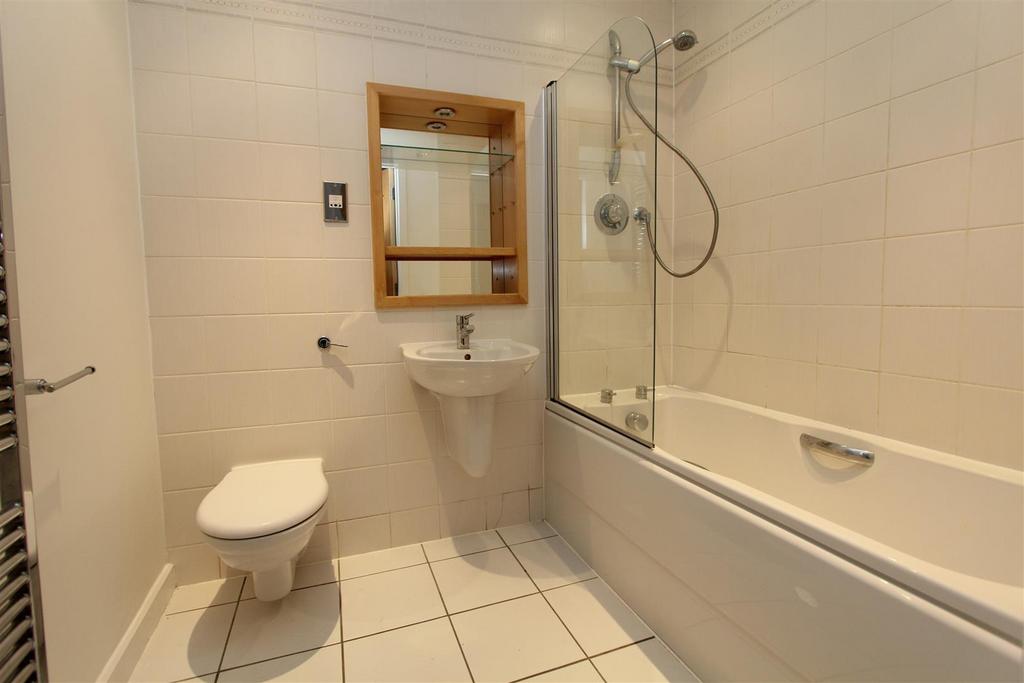 Bathroom.JPG