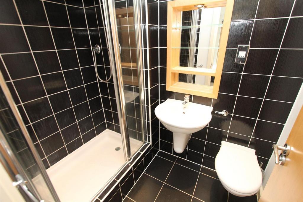 En-Suite1.JPG