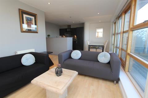 2 bedroom flat to rent, St James Quay, Brewery Wharf