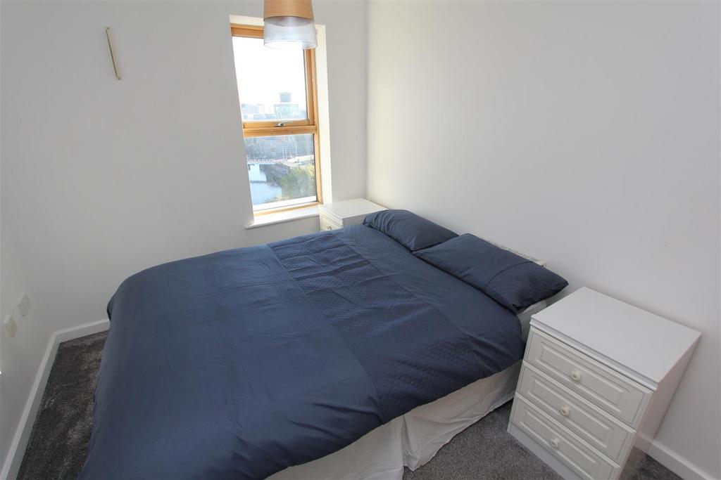 Bed2.JPG