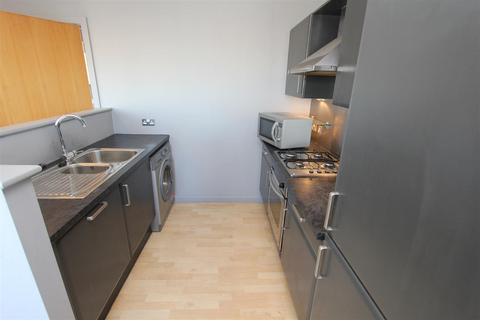 2 bedroom flat to rent, St James Quay, Brewery Wharf