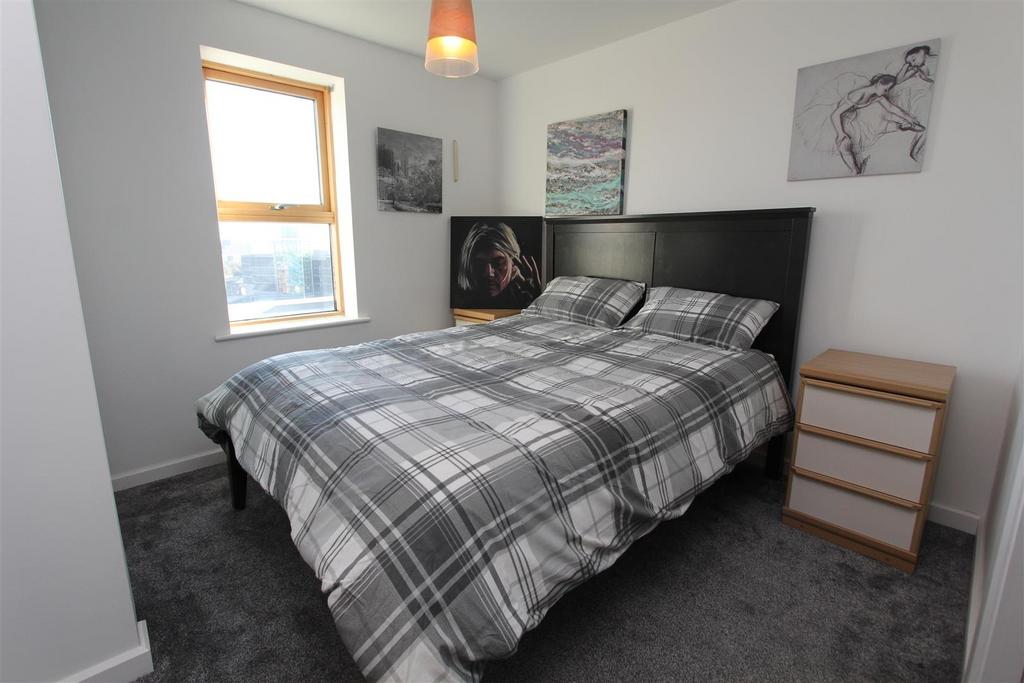 Bed1.JPG