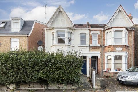 4 bedroom flat to rent, Regina Road, London W13