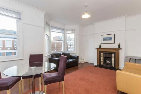 4 bedroom flat to rent, Regina Road, London W13