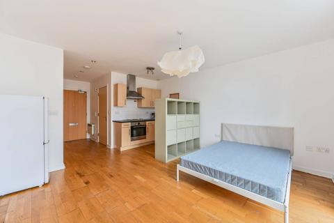 Studio to rent, Burnelli Building, Chelsea Bridge Wharf, Battersea Park, London, SW11