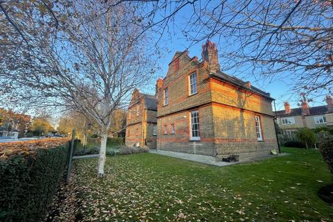 2 bedroom cottage to rent, Calton Avenue, Dulwich, SE21