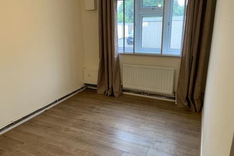 1 bedroom maisonette to rent, Harlington, UB3 5LS