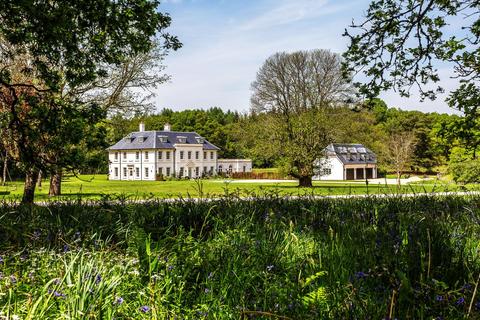 7 bedroom detached house to rent, Spats Lane, Headley Down, Hampshire, GU35