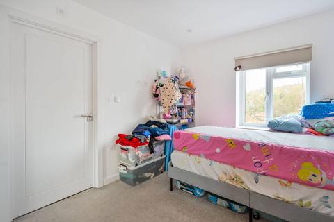 2 bedroom flat for sale, Bury Fields, Guildford, GU2