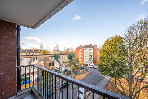 2 bedroom flat to rent, Olney Road, Elephant and Castle, London, SE17