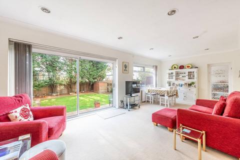 4 bedroom detached house for sale, Hazel Gardens, Edgware, HA8