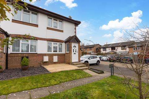 2 bedroom end of terrace house for sale, Pavilion Way, East Grinstead RH19