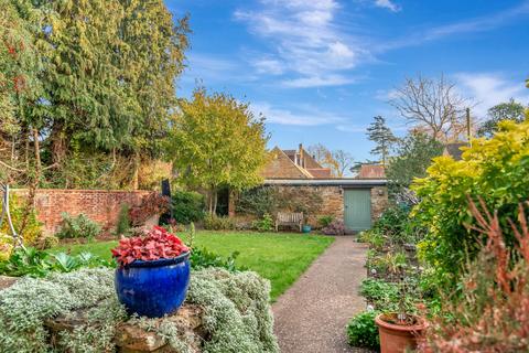 4 bedroom terraced house for sale, Church Walk, Great Billing