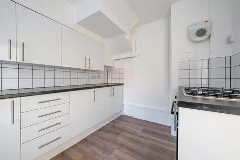 3 bedroom terraced house to rent, Langford Road,  Barnet,  EN4