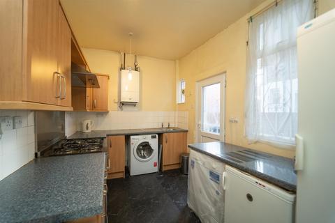 3 bedroom terraced house for sale, Caythorpe Street, Moss Side