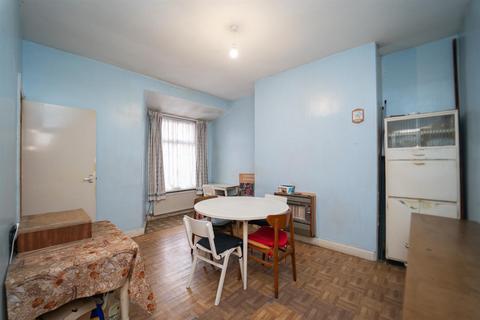 3 bedroom terraced house for sale, Caythorpe Street, Moss Side