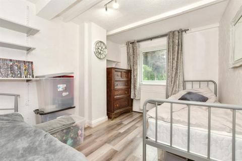 5 bedroom end of terrace house for sale, Rectory Way, Kennington, Ashford, TN24