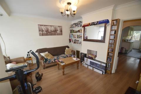 3 bedroom terraced house for sale, Oval Road North, Dagenham