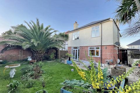 4 bedroom detached house for sale, Southbourne