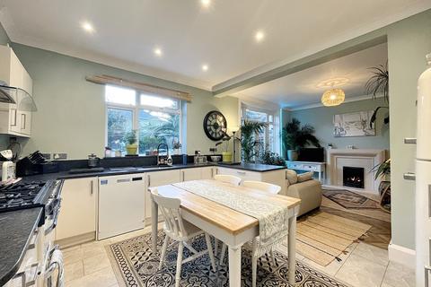 4 bedroom detached house for sale, Southbourne