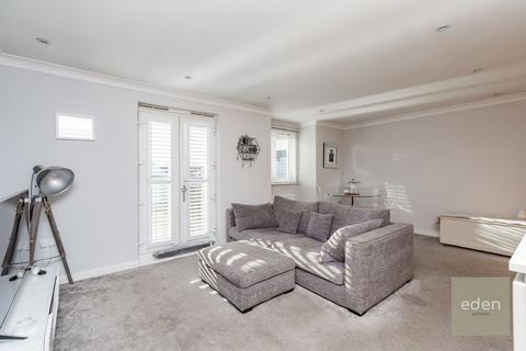 2 bedroom flat for sale, Sherwood Avenue, Larkfield, ME20