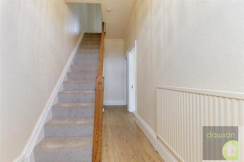 4 bedroom terraced house to rent, Huddersfield Road, Halifax