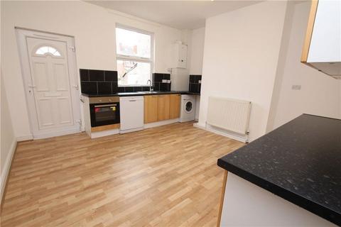 3 bedroom terraced house to rent, Station Road, Kippax, LS25