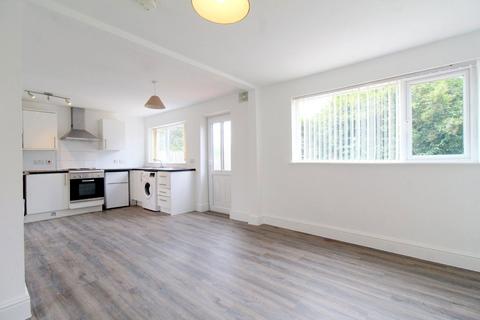 2 bedroom flat to rent, Lilac Crescent, Beeston, Nottingham, NG9 1PX