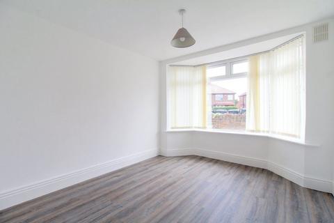 2 bedroom flat to rent, Lilac Crescent, Beeston, Nottingham, NG9 1PX