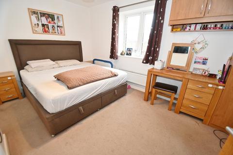 2 bedroom apartment for sale, Kings Reach, Langley, Berkshire, SL3