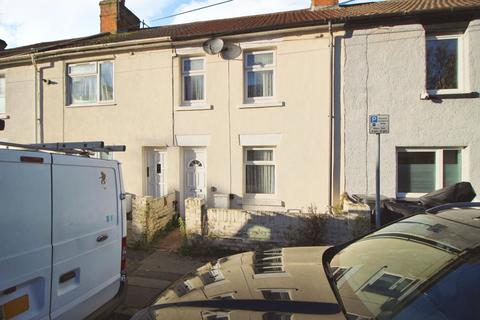 3 bedroom terraced house to rent, Radnor Street, Swindon SN1