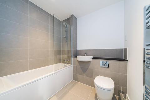 3 bedroom apartment to rent, Trinity Way, London W3