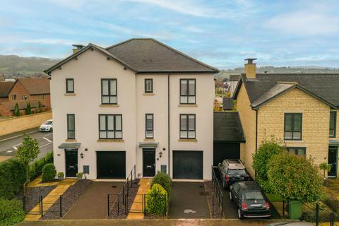 8 Clover Drive, Cheltenham, GL52 3JR