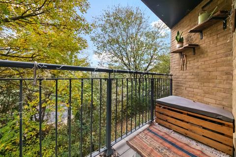 20 Dock Meadow Reach, London, W7 2QN