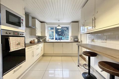 7 Abbotsfield, Totton, Southampton, SO40 3GW