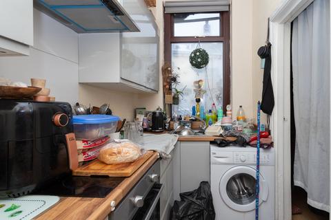 2 bedroom terraced house for sale, Aviary Row, Leeds LS12